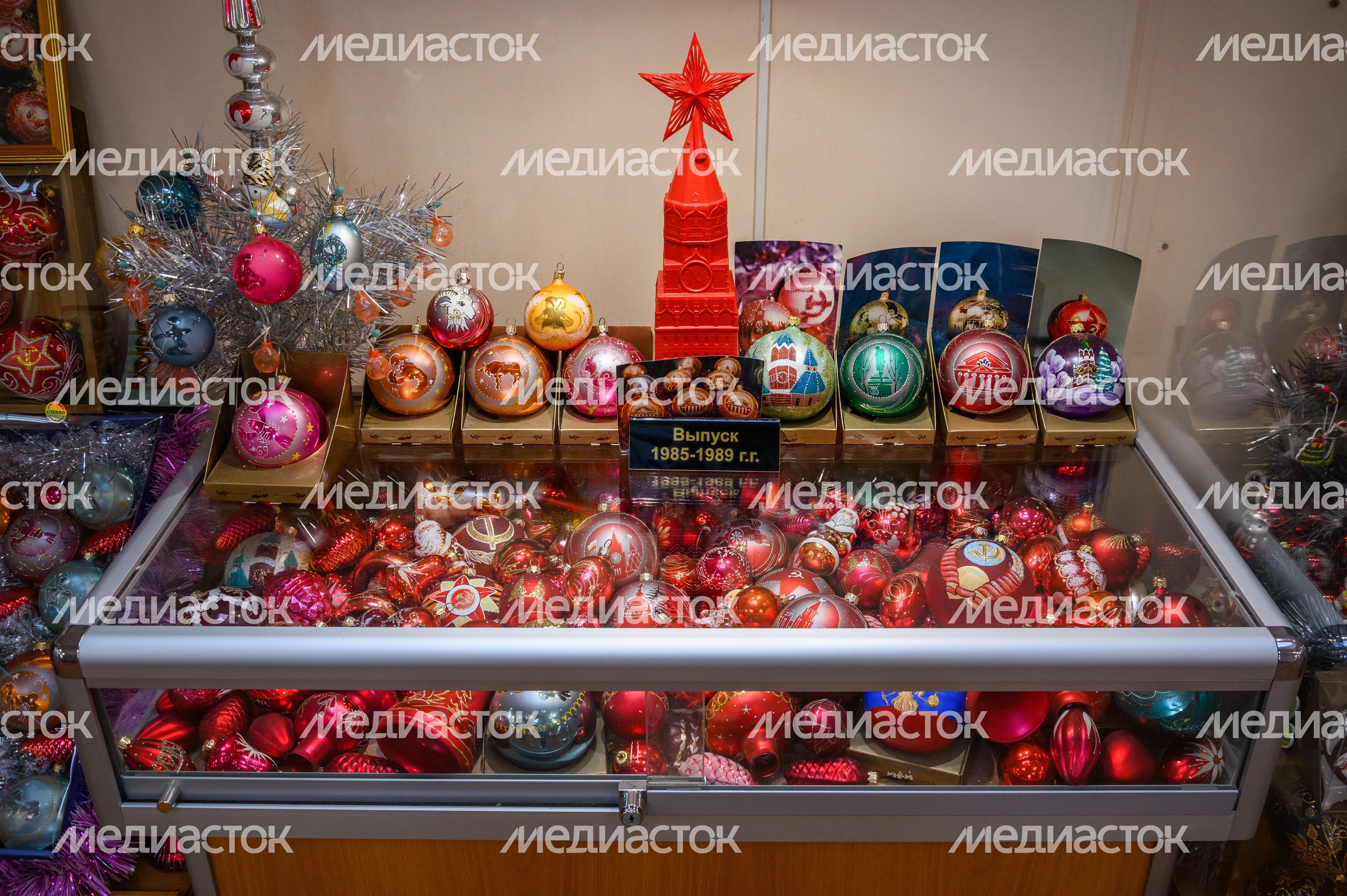Елочные игрушки ручной работы фабрики «Иней» из Сергиево-Посадского округа Елочные игрушки ручной работы фабрики «Иней» из Сергиево-Посадского округа