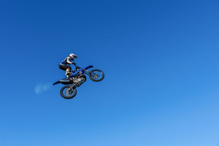 Зимний фристайл-мотокросс от команды FMX13 в Одинцово