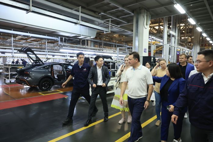 Посещение автозавода Changan Automobile Group в Китае Губернатором Подмосковья
