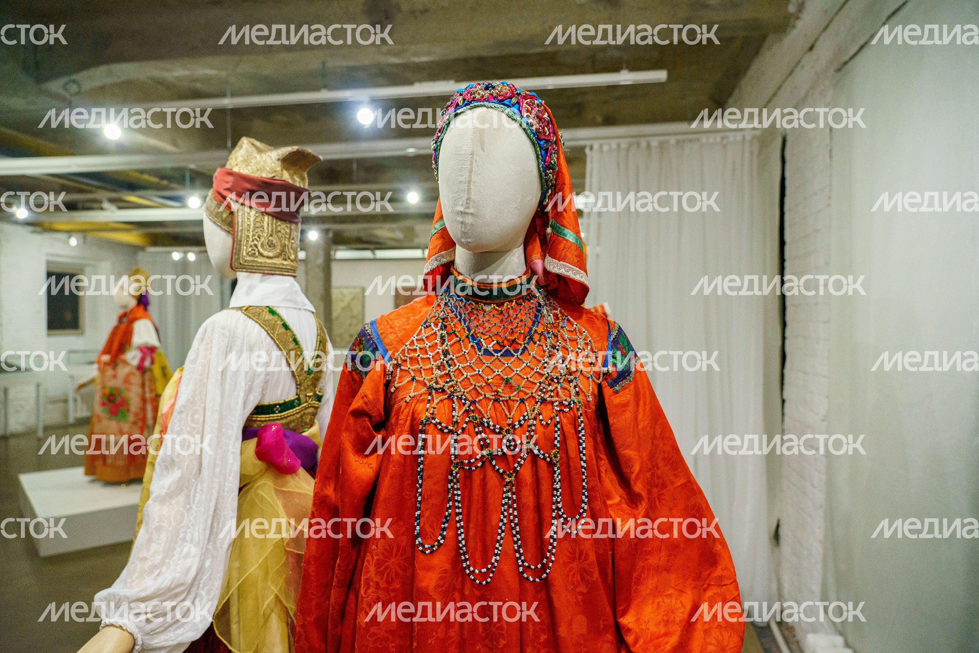 Выставка "Россия в шелках" в музее-лаборатории "Шелковая фабрика" в Коломне Выставка "Россия в шелках" в музее-лаборатории "Шелковая фабрика" в Коломне