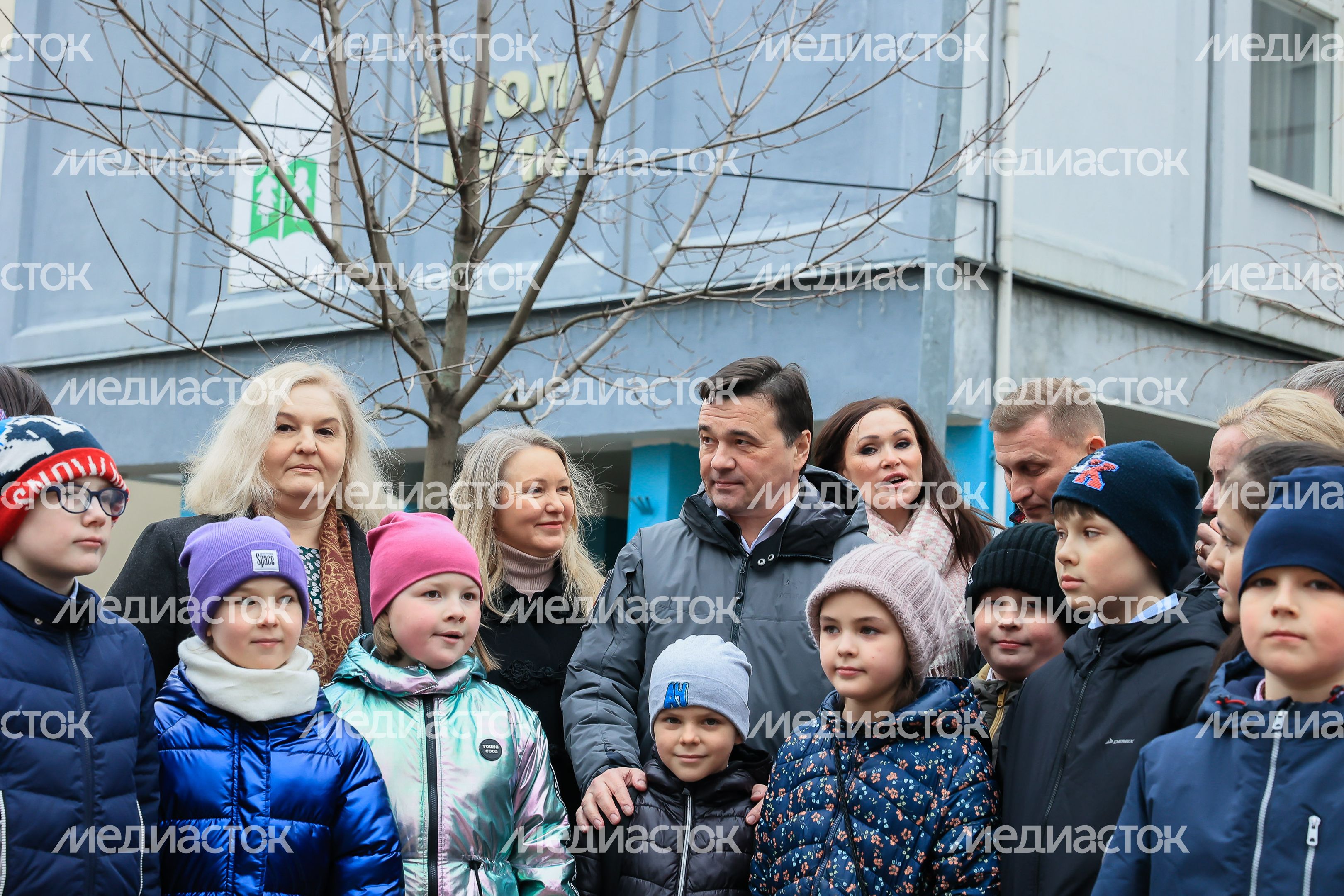 Проверка хода строительства пристройки к школе №14 в Долгопрудном Губернатором Подмосковья