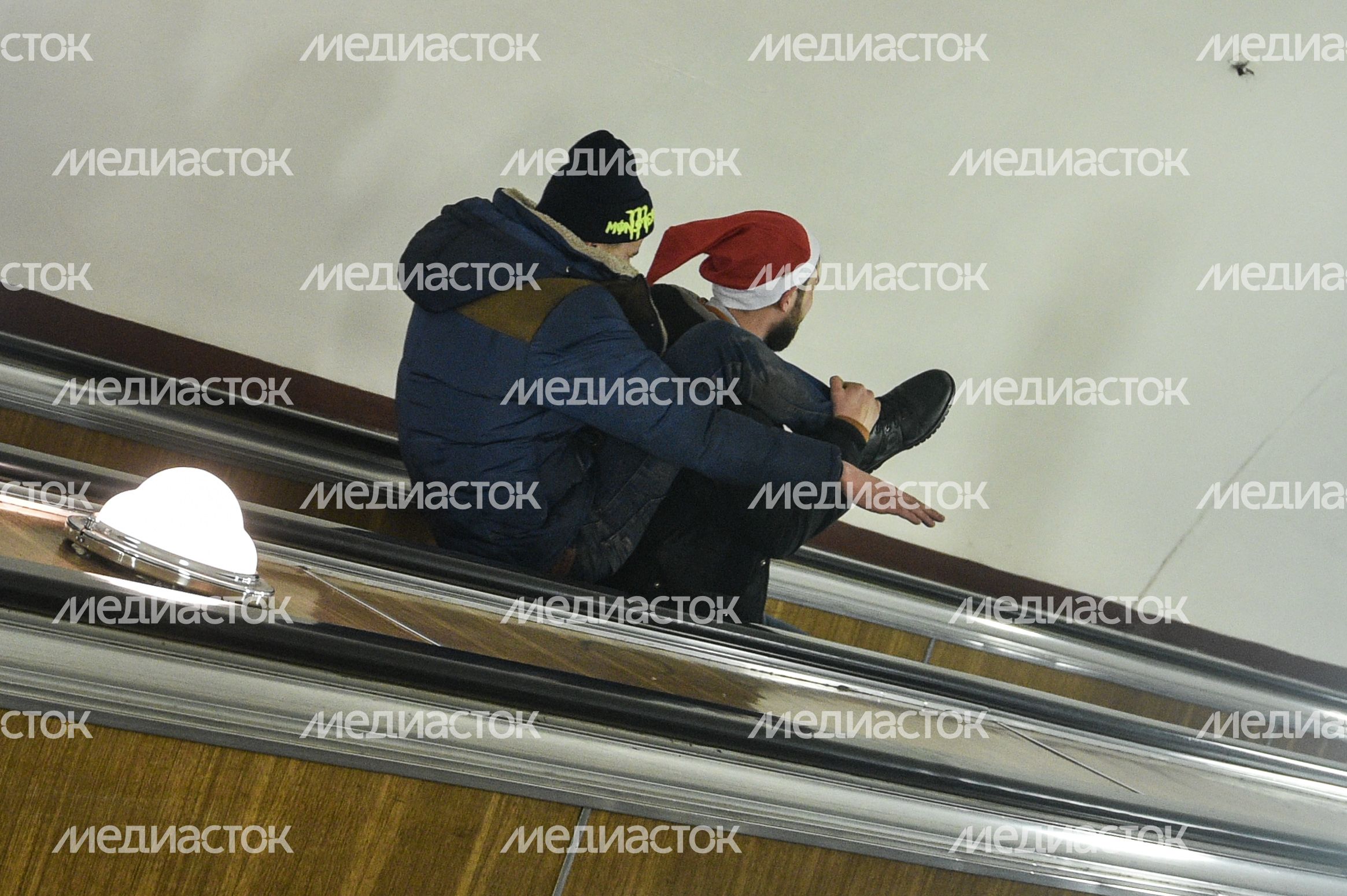 Новогодняя ночь в метро