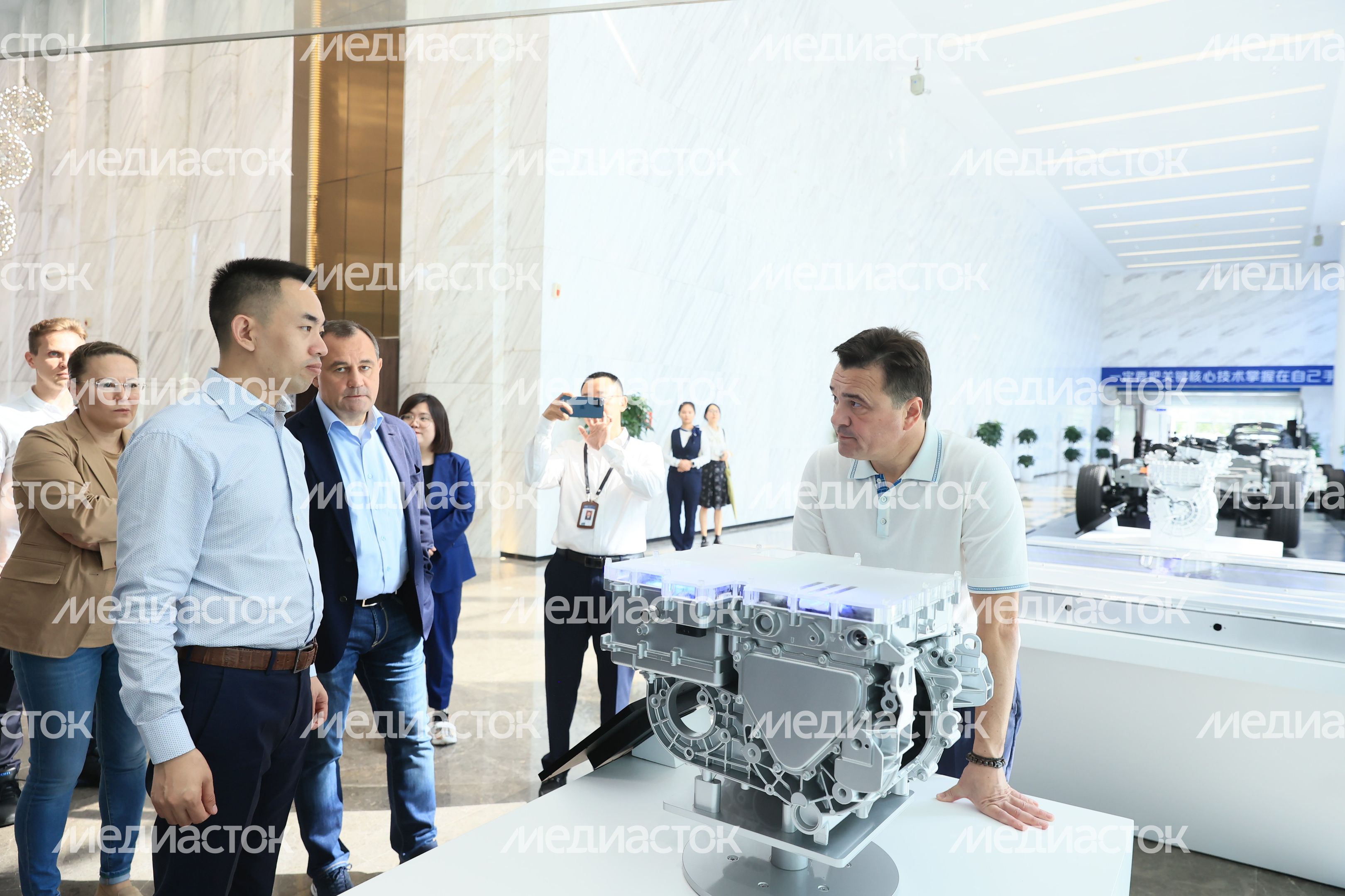 Посещение автозавода Changan Automobile Group в Китае Губернатором Подмосковья