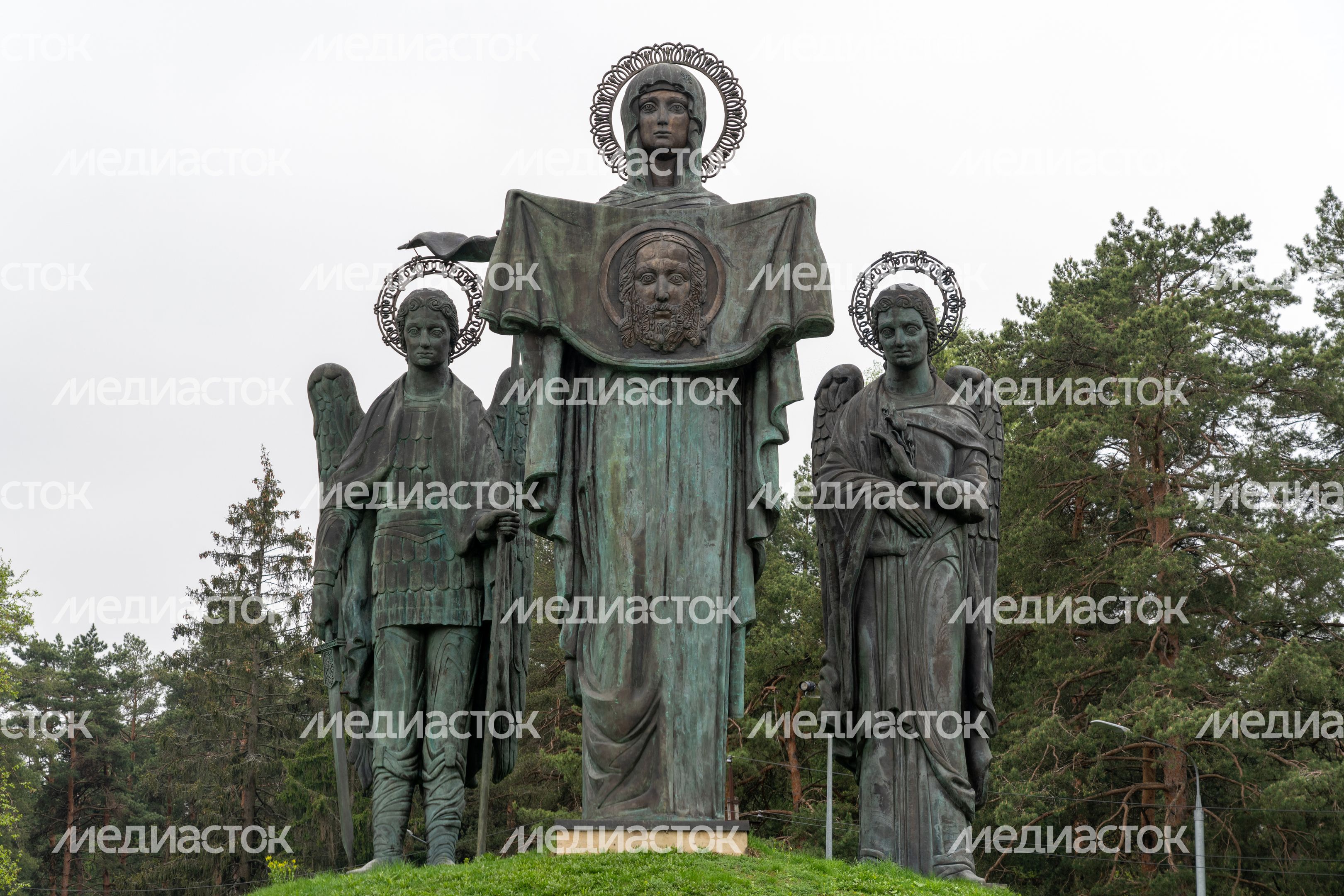 Пресвятая Матерь Божья, покровительница Руси, даровавшая победу в Великой Отечественной войне