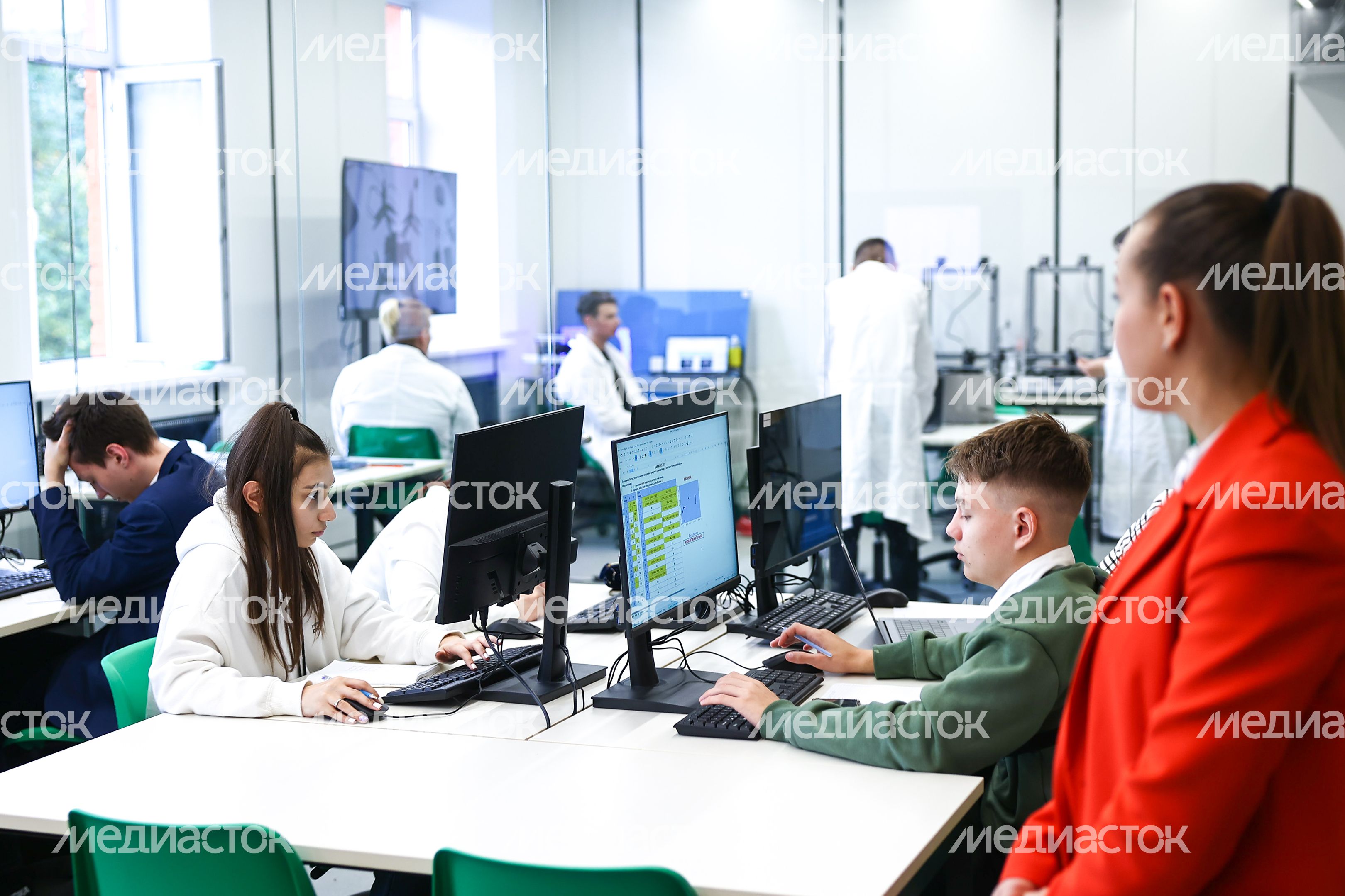 Посещение корпуса Физтех-колледжа в Долгопрудном после капремонта Губернатором Поодмосковья
