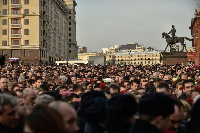 Траурный митинг памяти 11 жертв теракта в Санкт-Петербурге