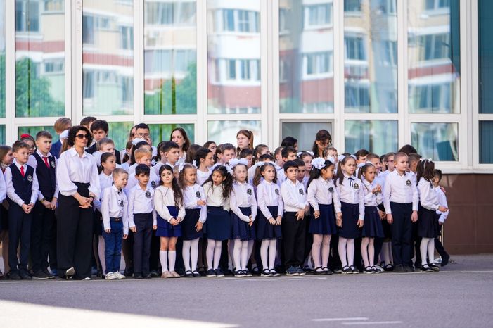 Губернатор поздравил выпускников  реутовской СОШ №10 с последним звонком