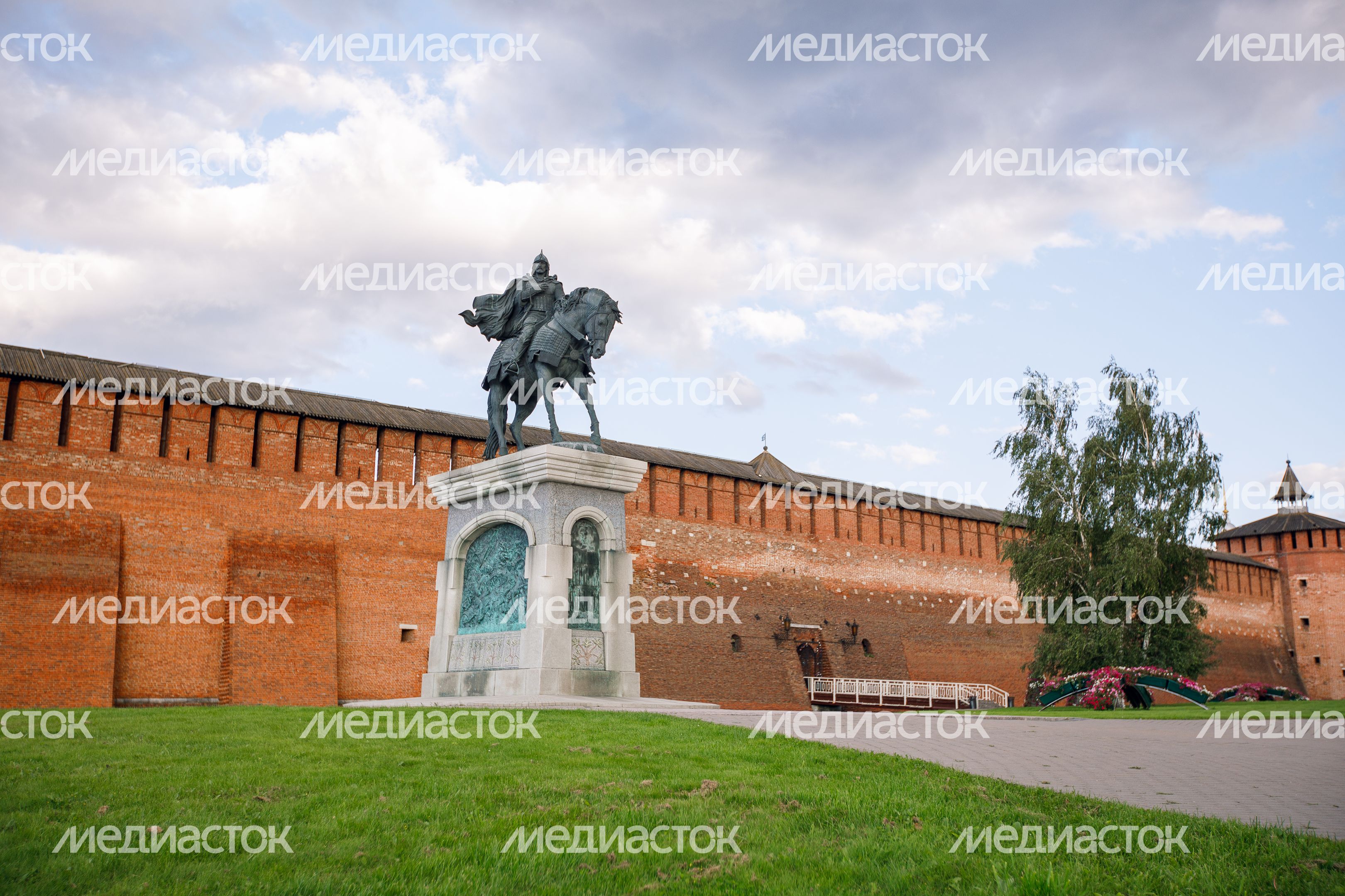Коломна. Памятник Дмитрию Донскому Коломна. Памятник Дмитрию Донскому