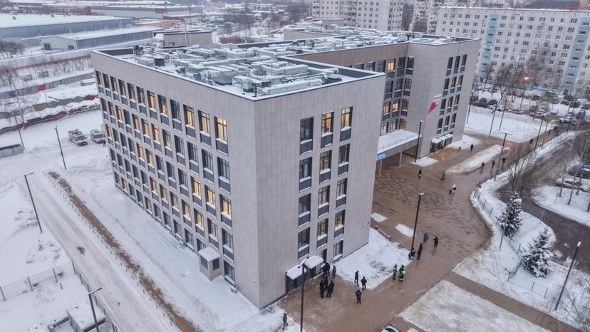 Центральная городская поликлиника в Лобне на 600 посещений в смену