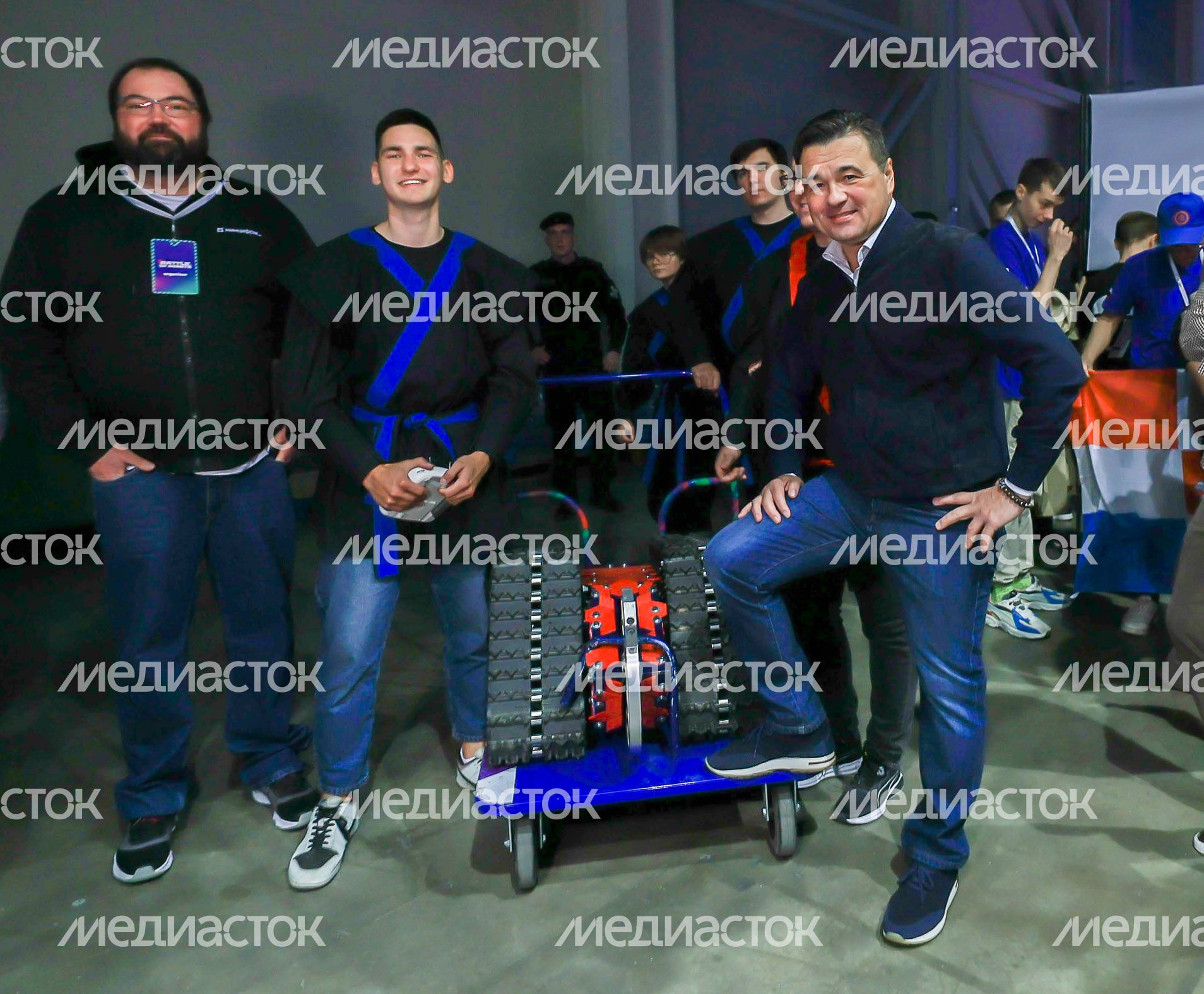 Посещение Губернатором Подмосковья Международного чемпионата «Битва роботов»