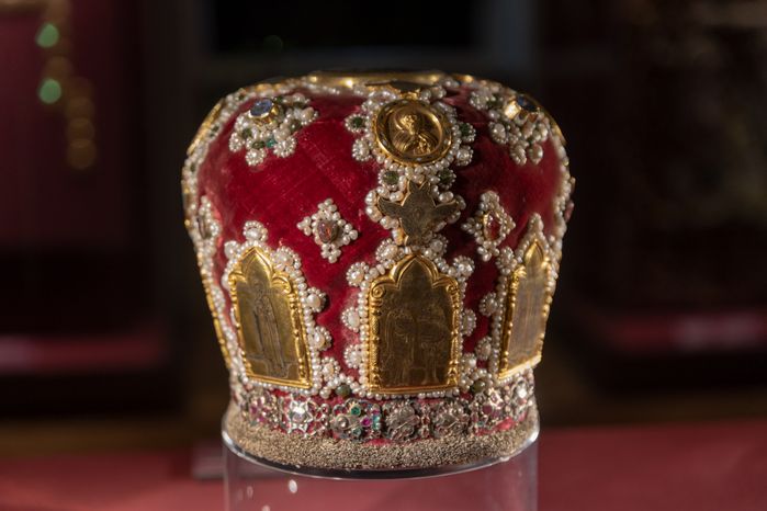 Ризница. Экспозиция Реликвия и сокровища Троице-Сергиева монастыря XI-XVII веков