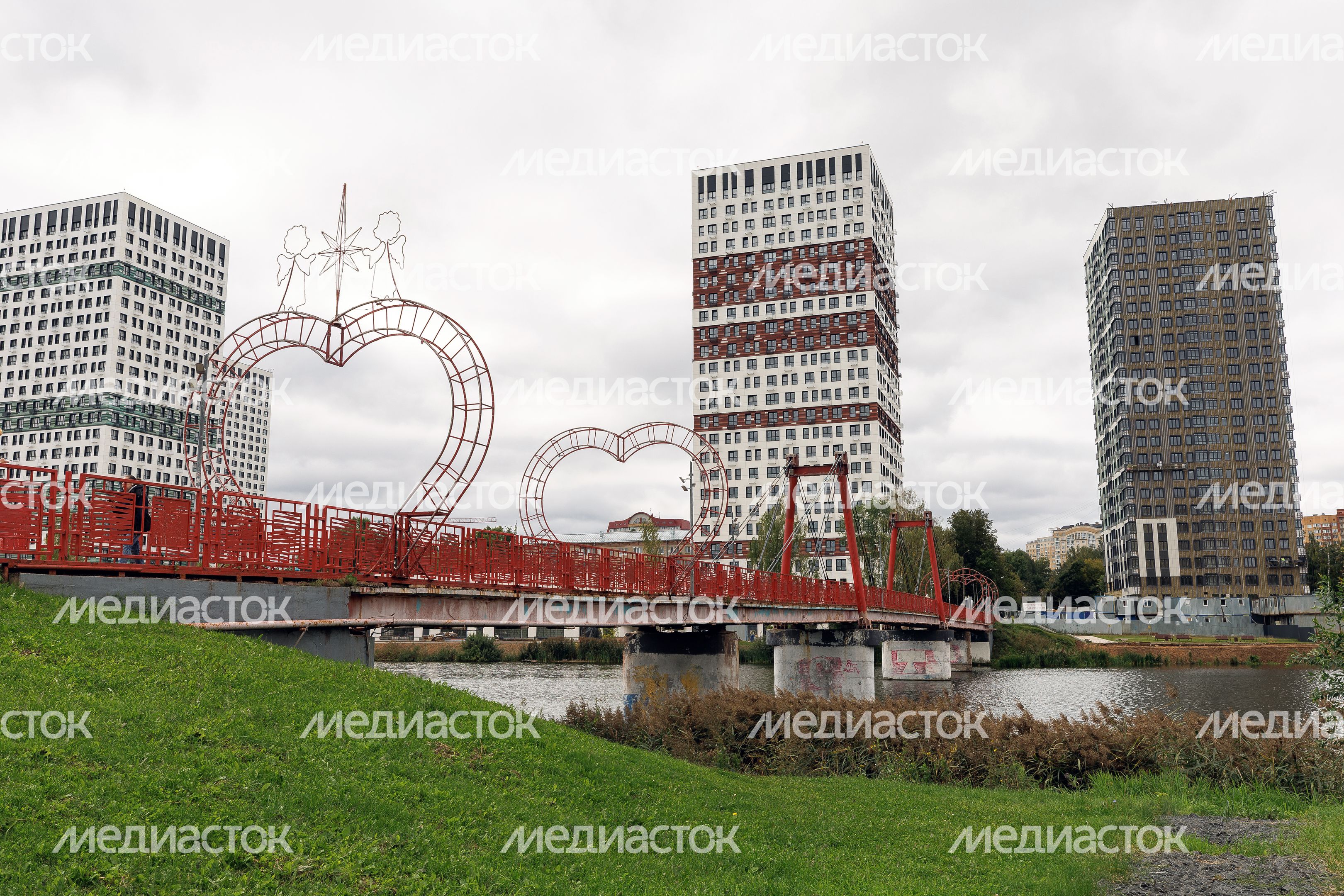 Пешеходный мост через реку Серебрянка в Пушкино Пушкинского округа Пешеходный мост через реку Серебрянка в Пушкино Пушкинского округа