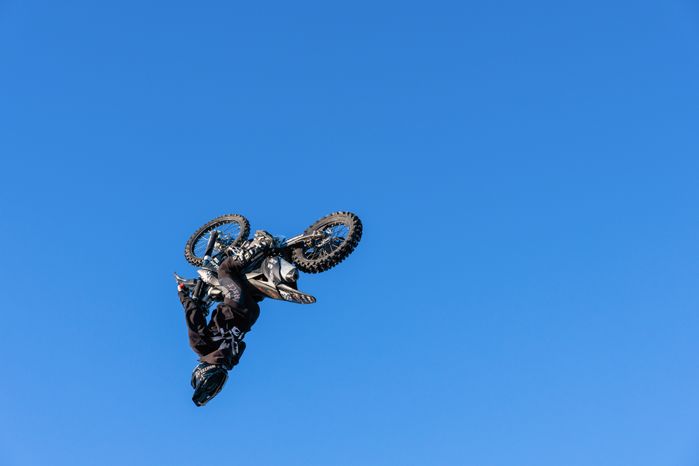 Зимний фристайл-мотокросс от команды FMX13 в Одинцово