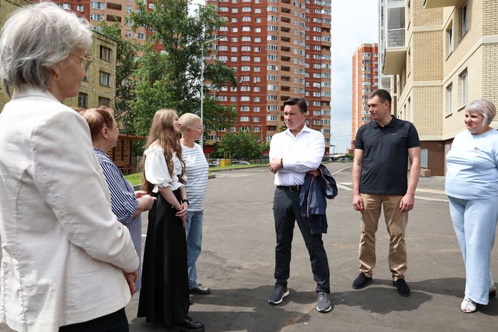 Андрей Воробьев встретился с переселенцами из аварийного жилья в Лыткарино