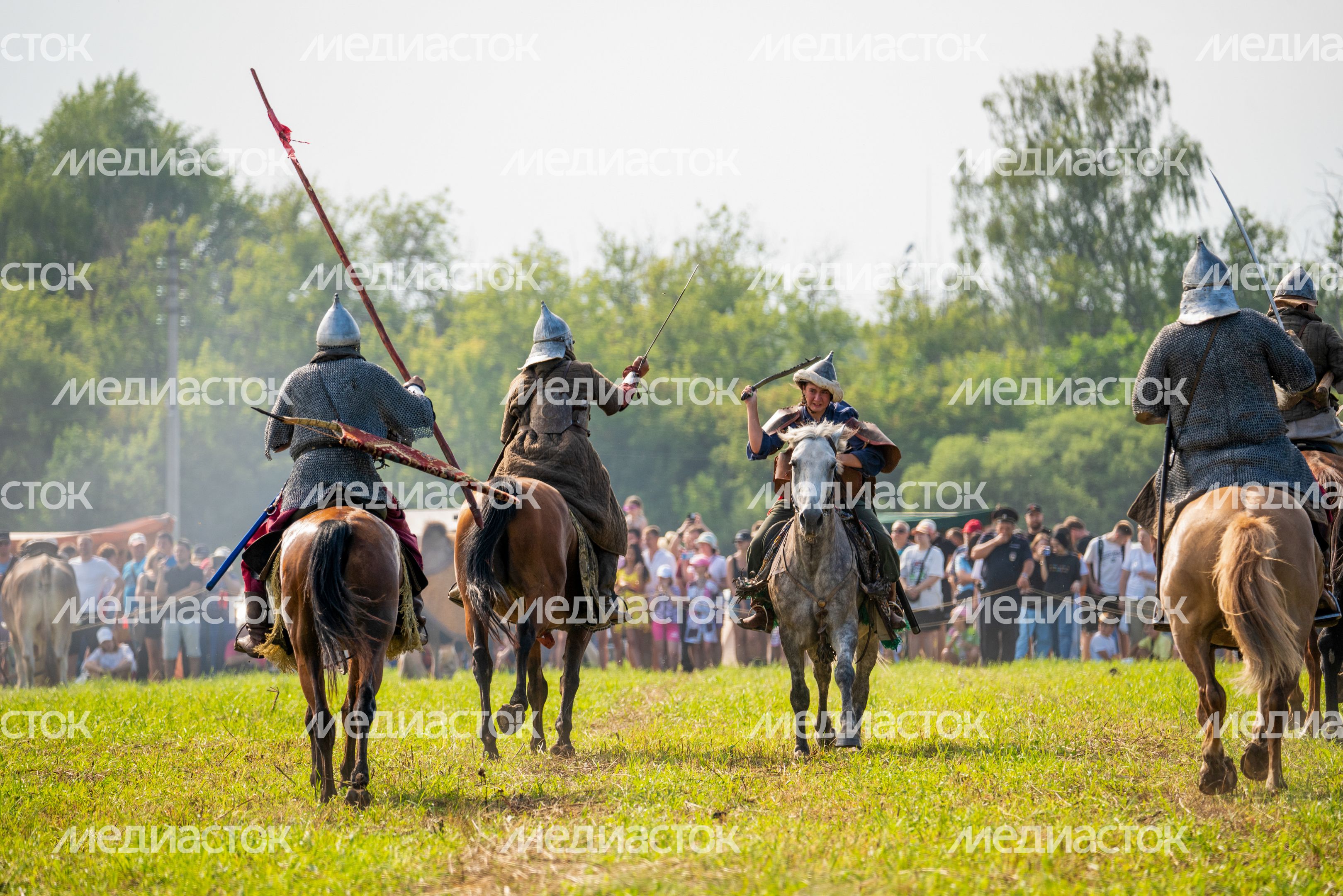 Эпоха Древней Руси XVI века на фестивале «Гуляй город» в округе Чехов Эпоха Древней Руси XVI века на фестивале «Гуляй город» в округе Чехов