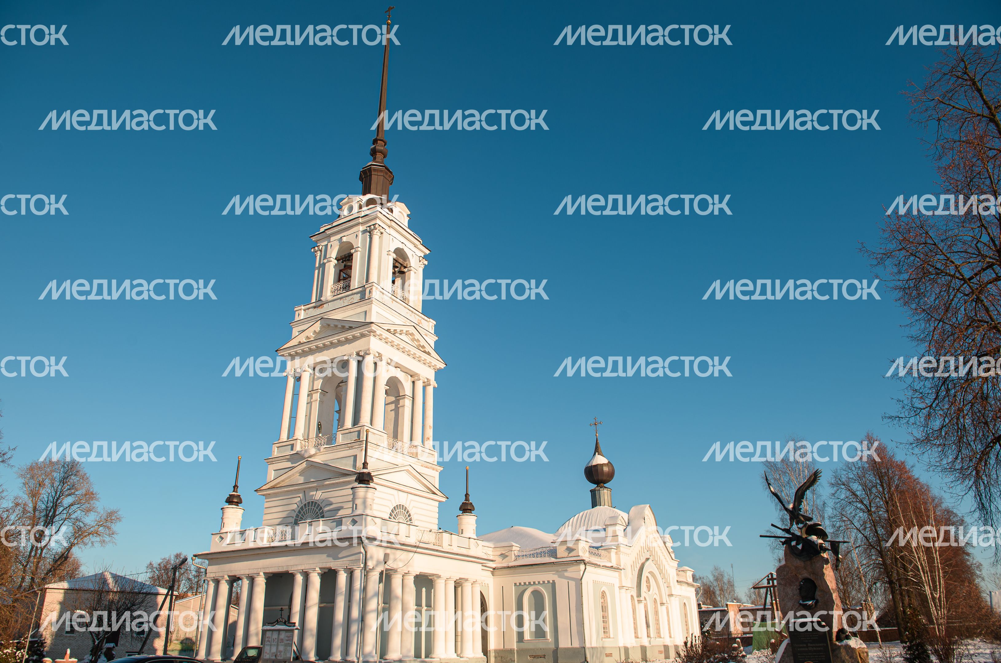 Зимние виды Вознесенской Церкви в городе Калязин