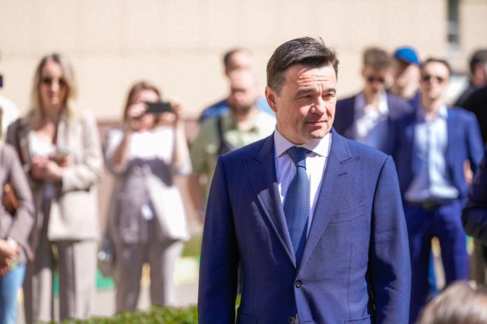 Губернатор поздравил выпускников реутовской СОШ №10 с последним звонком