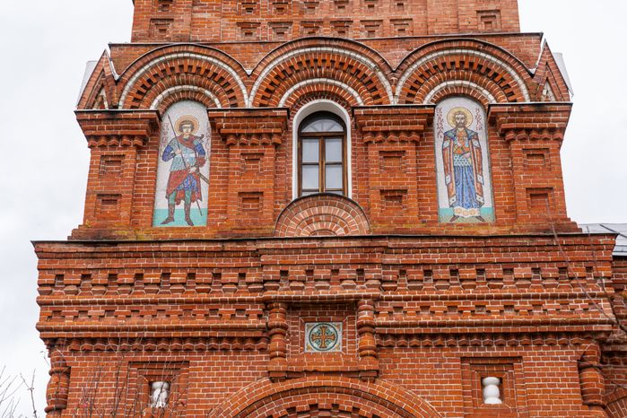 Церковь Воздвижения Честного Креста Господня в селе Дарна округа Истра
