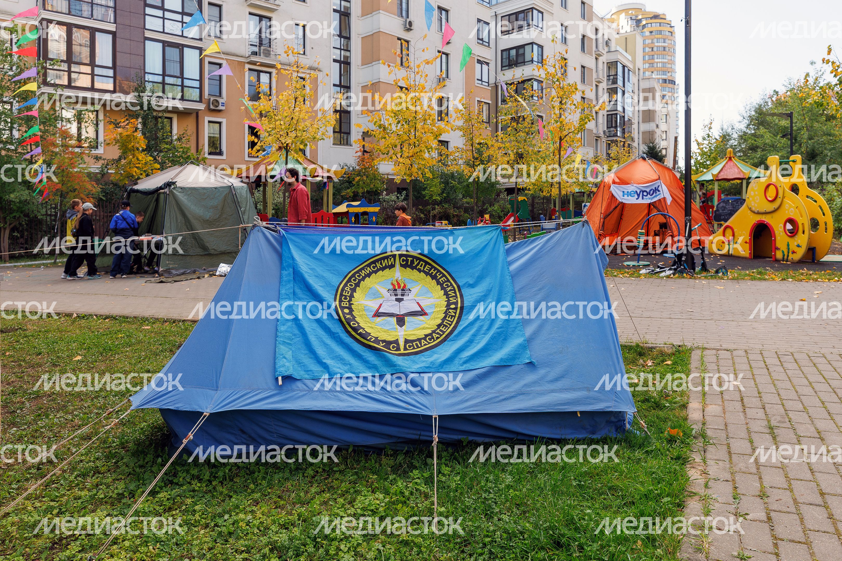 Палаточный лагерь для освоения туристской подготовки на научном фестивале «НЕурок географии» в Химках Палаточный лагерь для освоения туристской подготовки на научном фестивале «НЕурок географии» в Химках