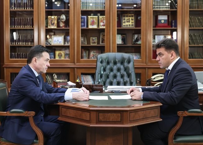 Андрей Воробьев провел рабочую встречу с главой Можайского округа