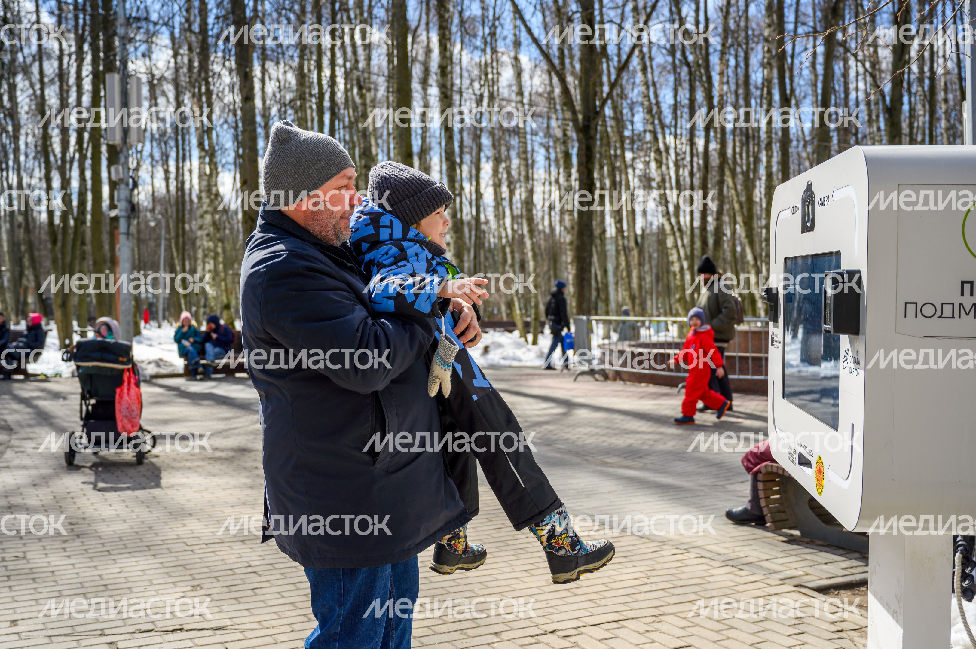 Фотобудка в Центральном городском парке Королева Фотобудка в Центральном городском парке Королева