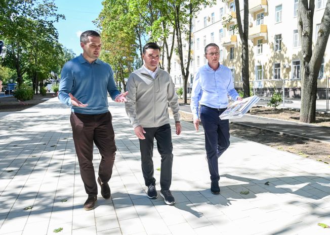 Андрей Воробьев проверил, как идут работы по благоустройству Дубны