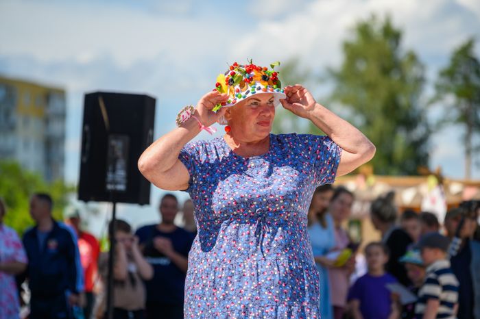 Конкурс вар-вареньевых шляп прошел на гастрономическом фестивале «Вар-Варенье» в Ликино-Дулево