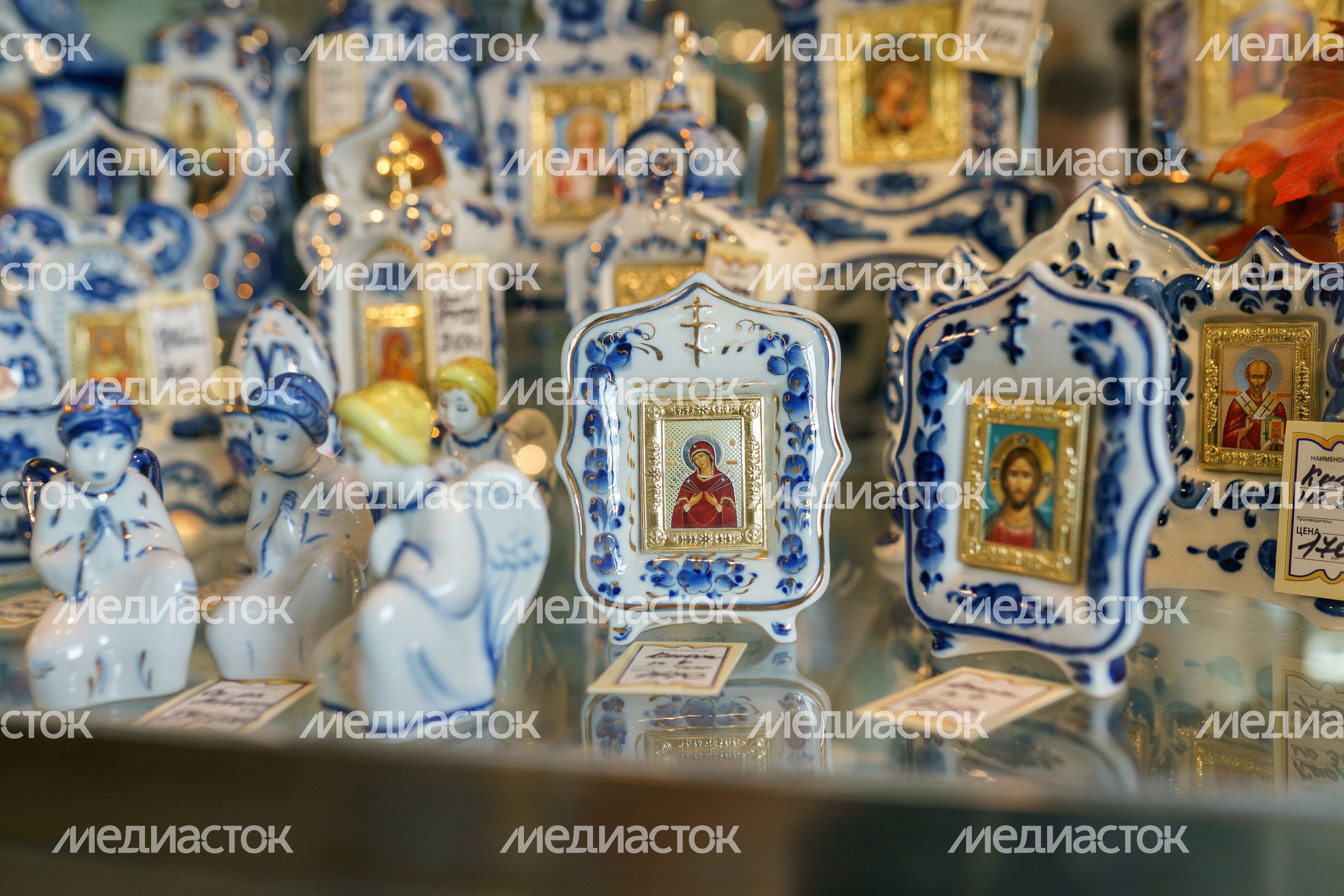 Гжельская фарфоровая мануфактура "Галактика и компания" в Раменском округе Гжельская фарфоровая мануфактура "Галактика и компания" в Раменском округе