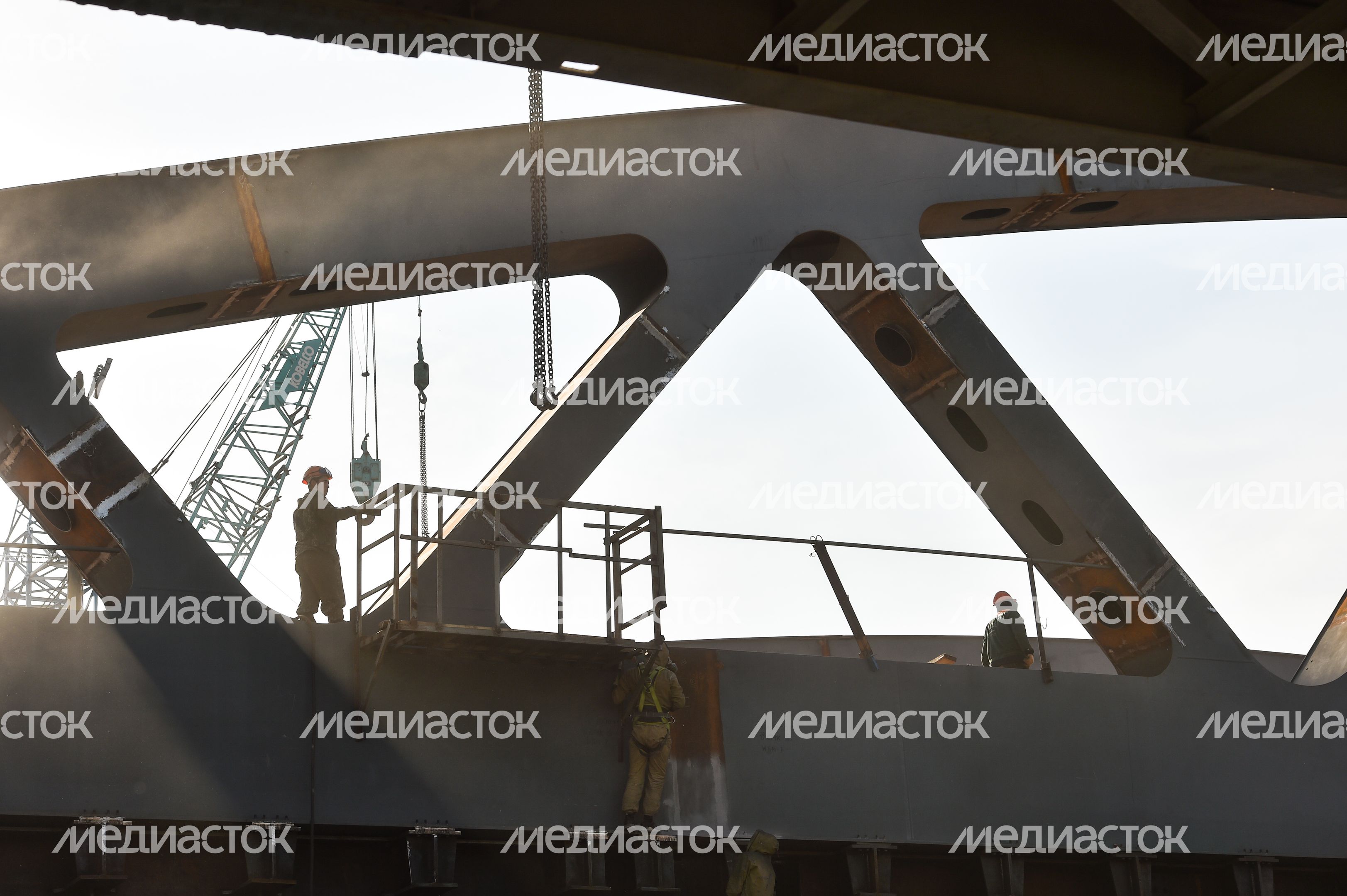 Надвижка арочного пролета на развязке Ленинградского шоссе в Химках