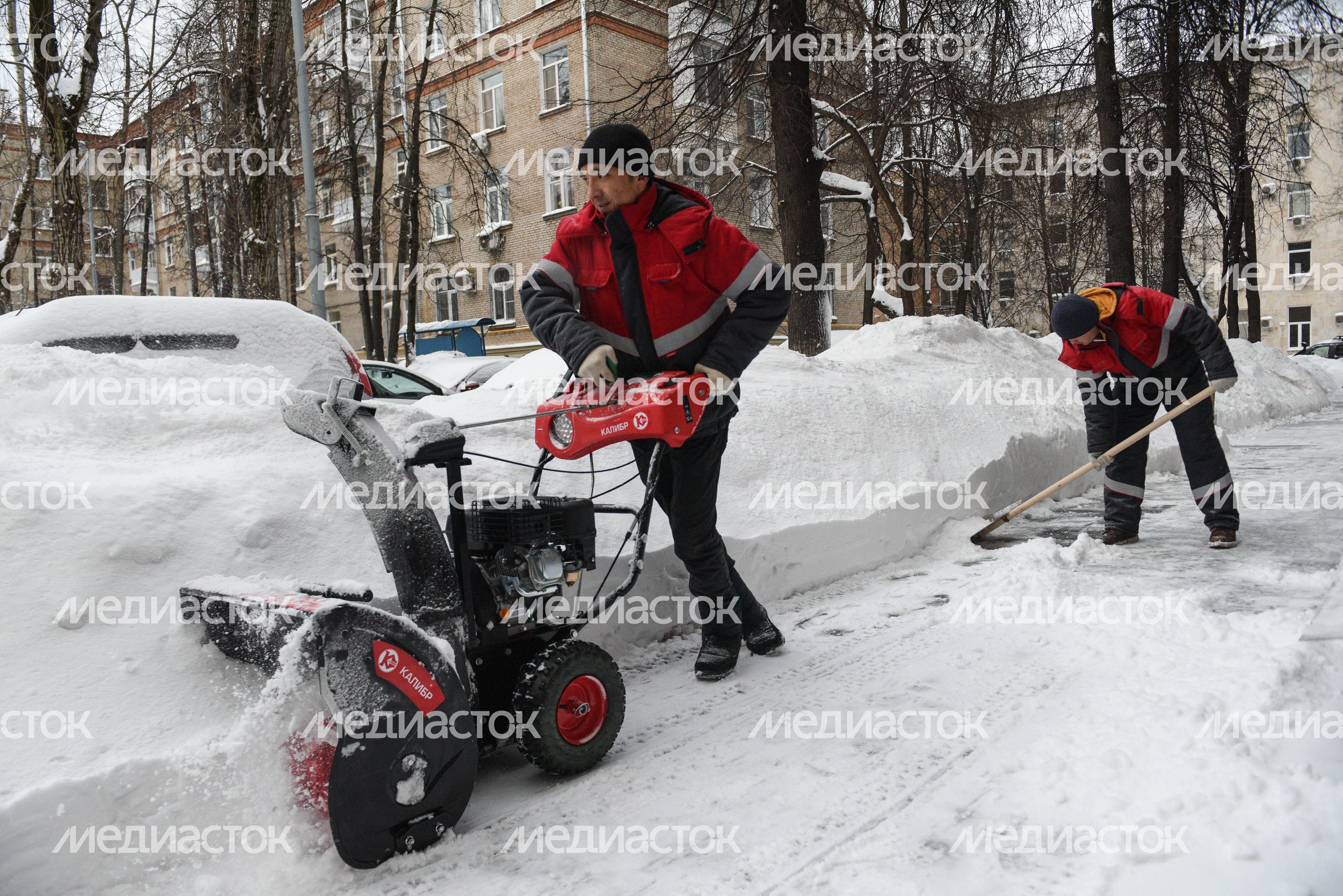 Уборка снега