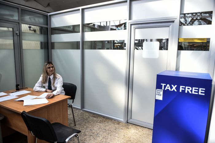 Система tax free для возврата НДС иностранцам начинает работу в России в тестовом режиме