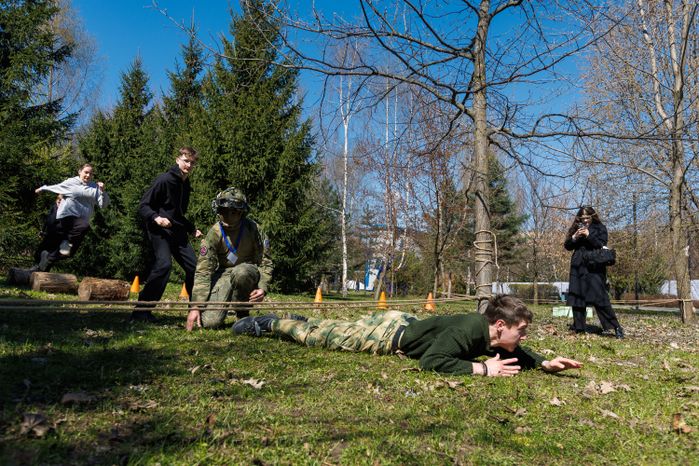 Спортивно-патриотическая игра «Зарница. Наследники победителей» в парке Мира в Мытищах