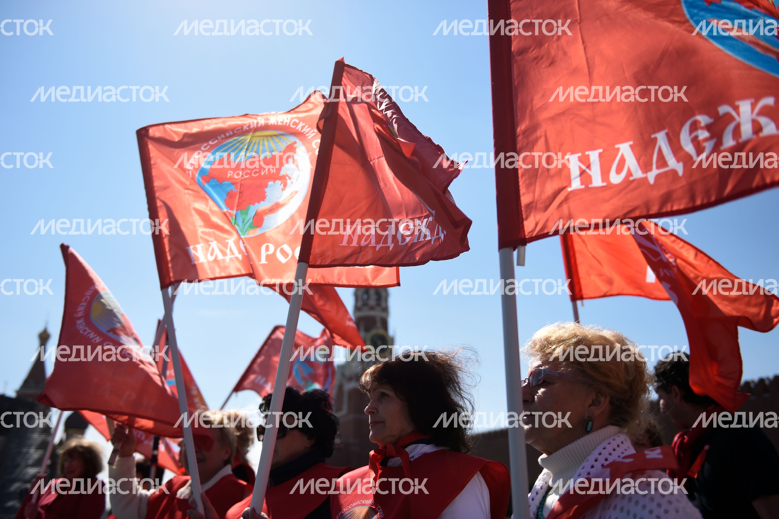 Церемония приема в пионеры на Красной площади в Москве Церемония приема в пионеры на Красной площади в Москве