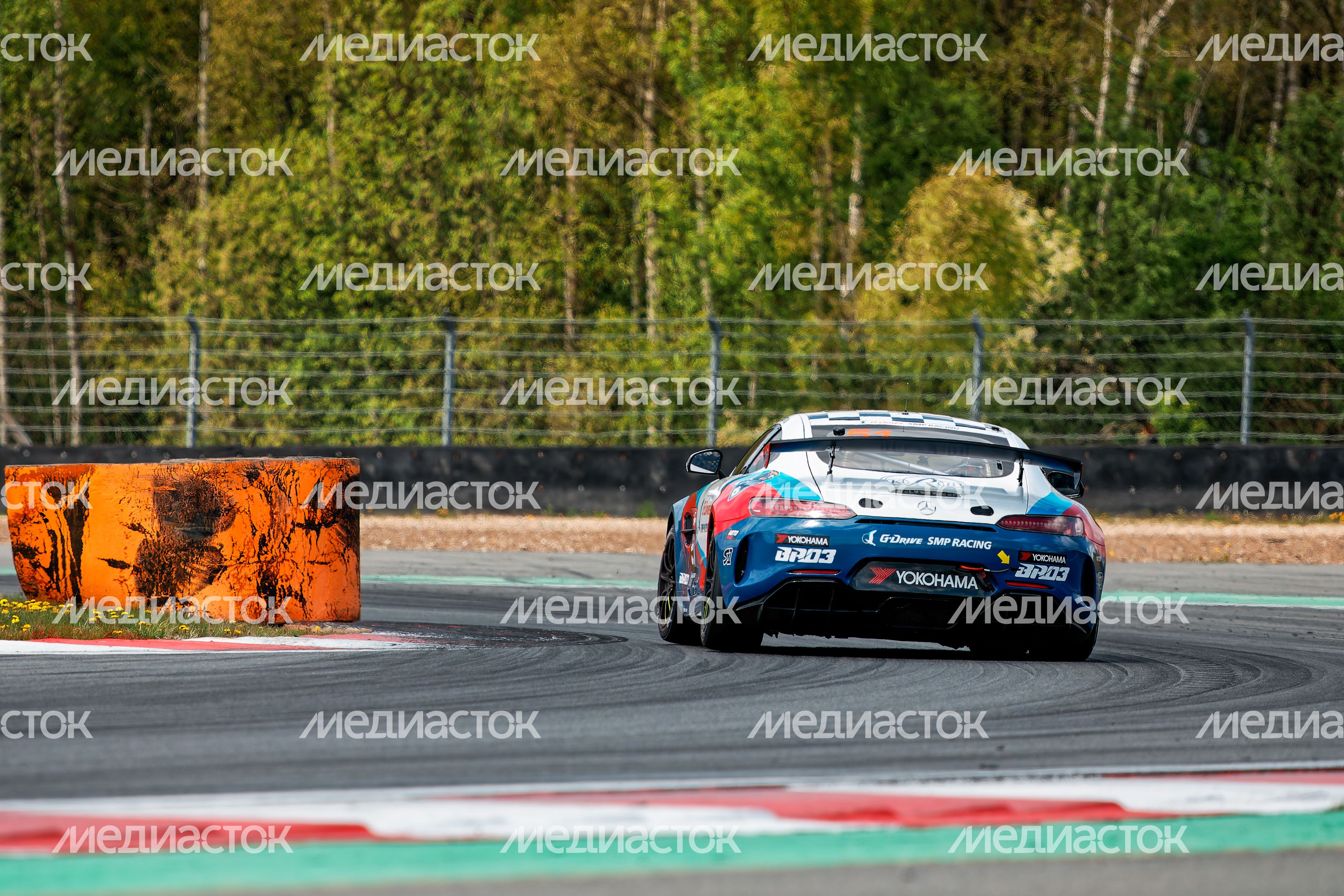 Гоночный уик-енд в Волоколамском округе на трассе Moscow Raceway Гоночный уик-енд в Волоколамском округе на трассе Moscow Raceway