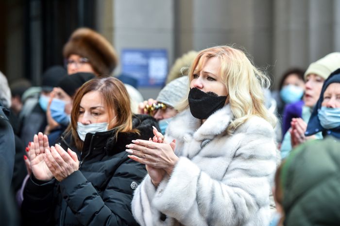 Церемония прощания с актером Василием Лановым в московском театре имени Вахтангова