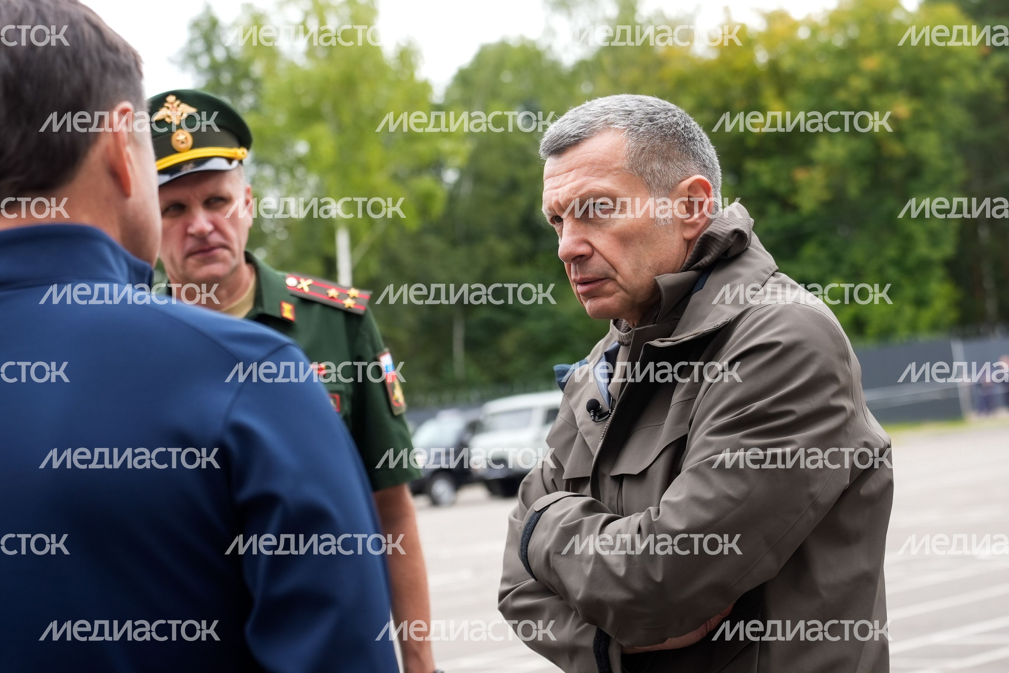 Андрей Воробьев и Владимир Соловьев посетили центр спецподготовки "Витязь" в Балашихе Андрей Воробьев и Владимир Соловьев посетили центр спецподготовки "Витязь" в Балашихе