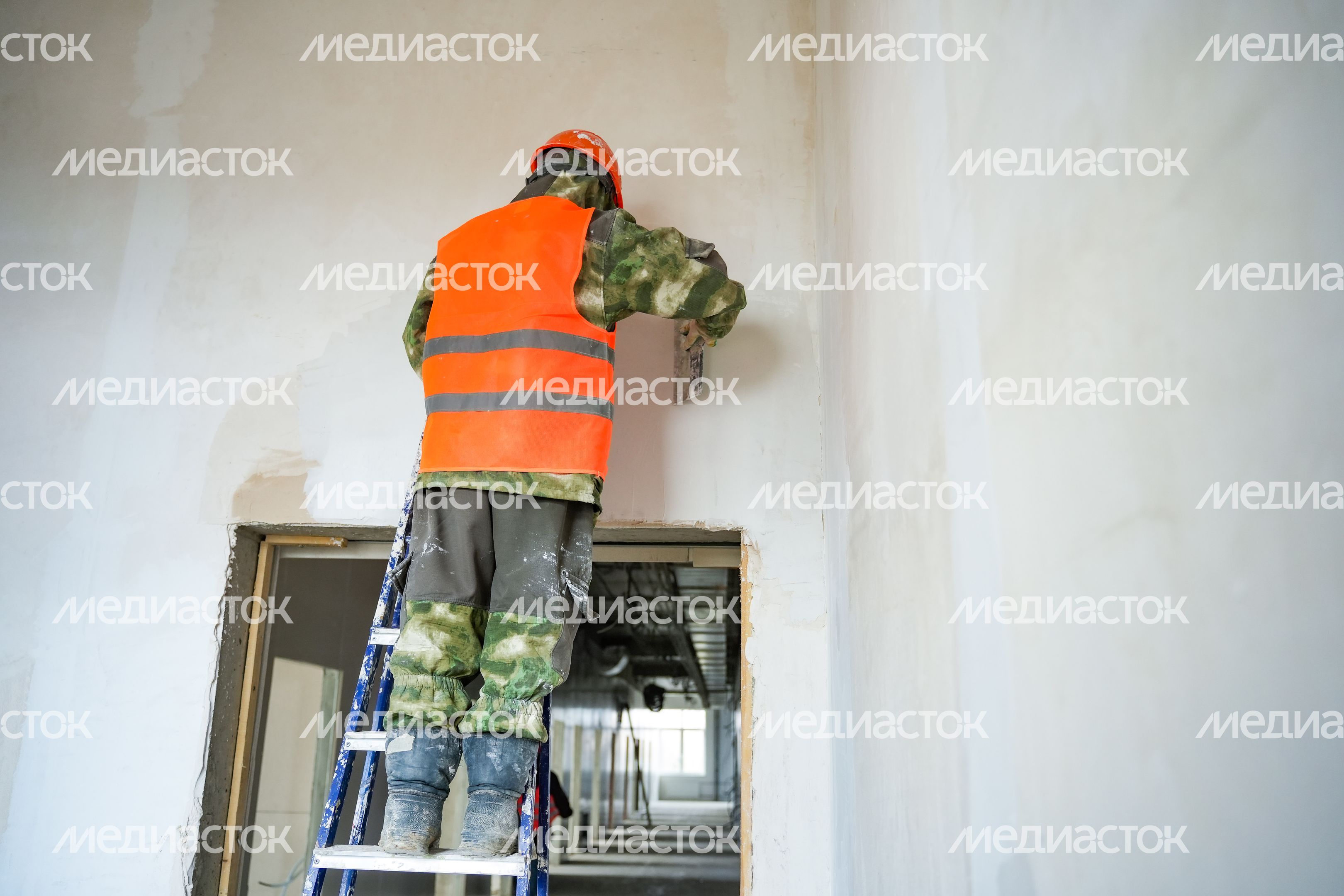 В Лобне продолжается строительство нового здания поликлиники №1