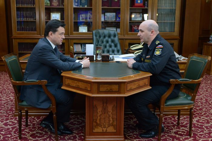 А. Воробьев встретился с командиром крейсера Сергеем Артамоновым