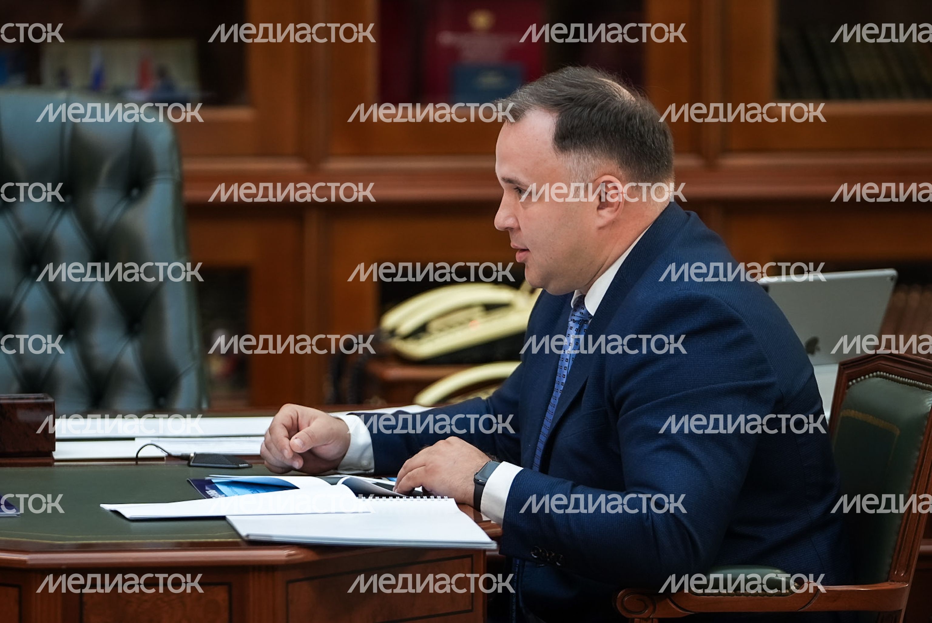 Андрей Воробьев обсудил развитие Власихи с главой ЗАТО Германом Потапчуком