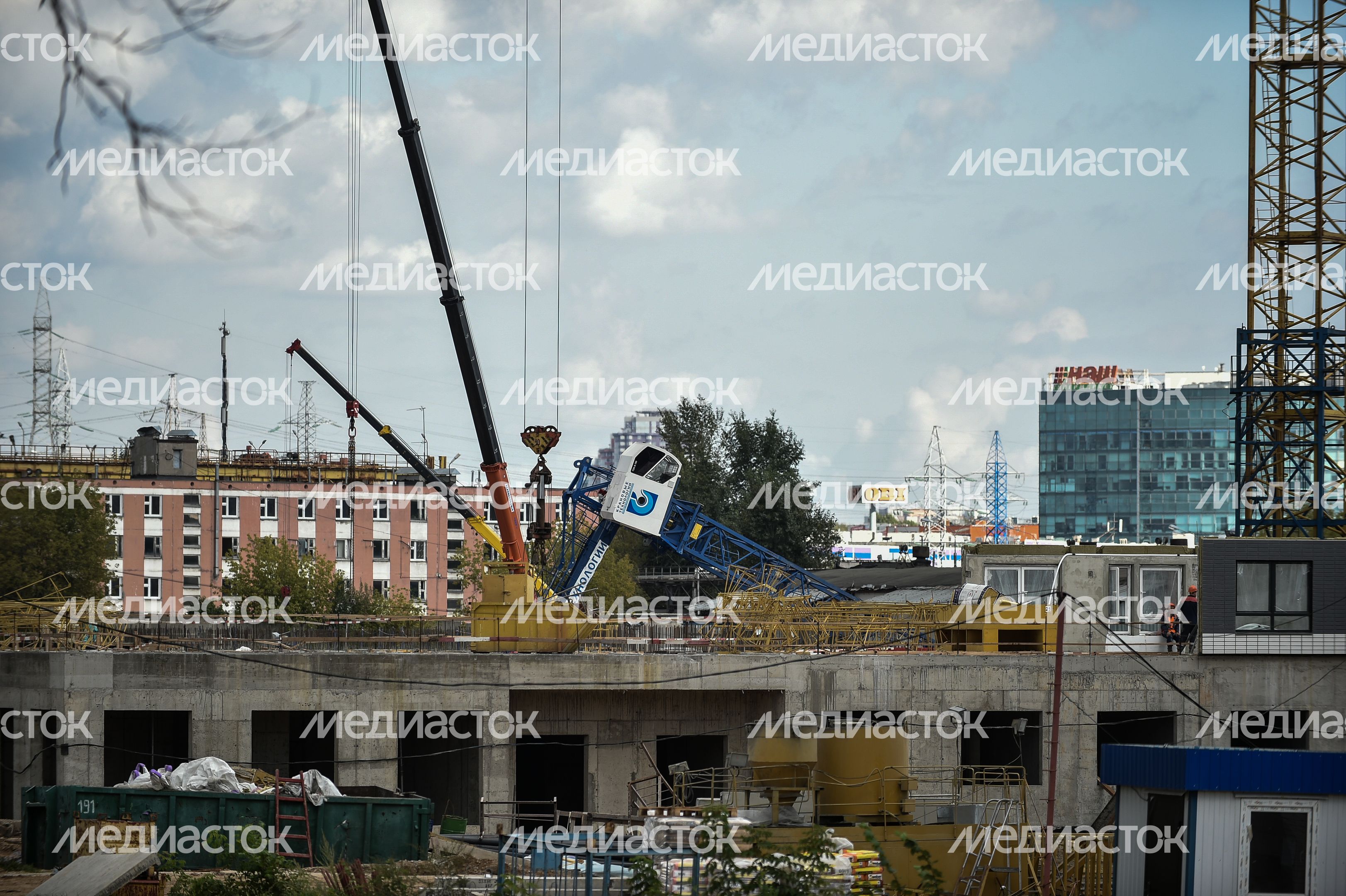 Упавший башенный кран на Боровском шоссе