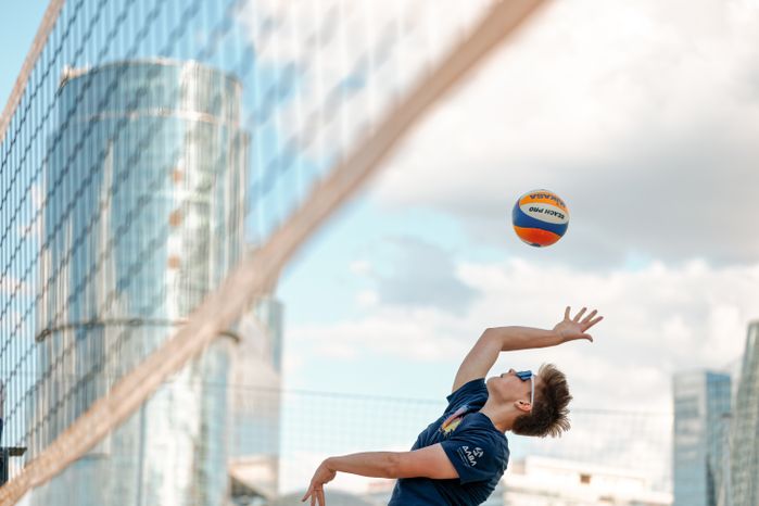 Пляжный волейбол на новой площадке «Пойма volley» в Красногорске