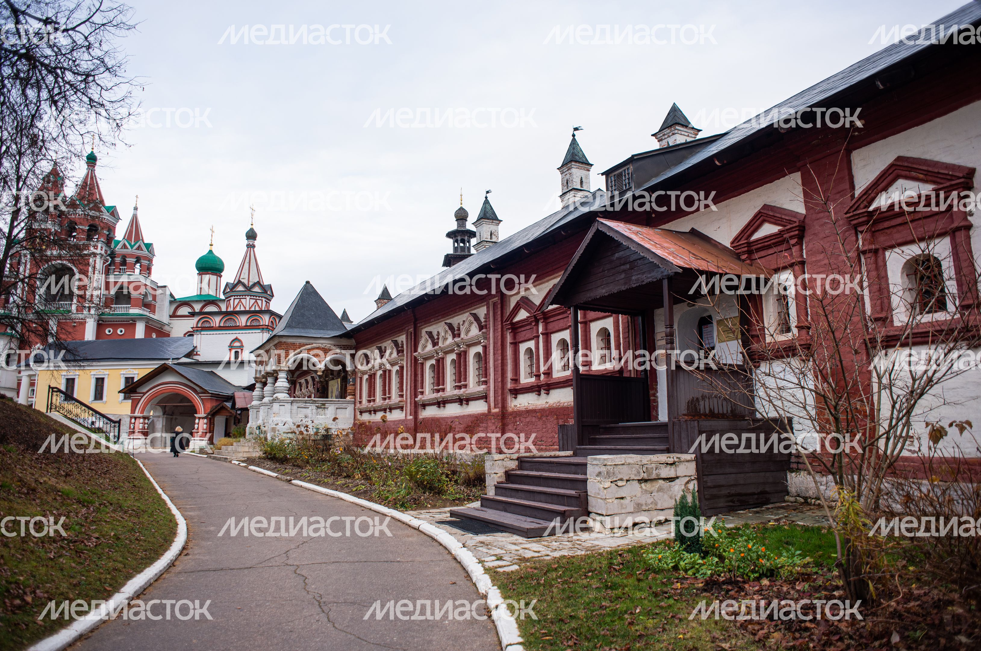 Осенние виды Саввино-Сторожевского Монастыря