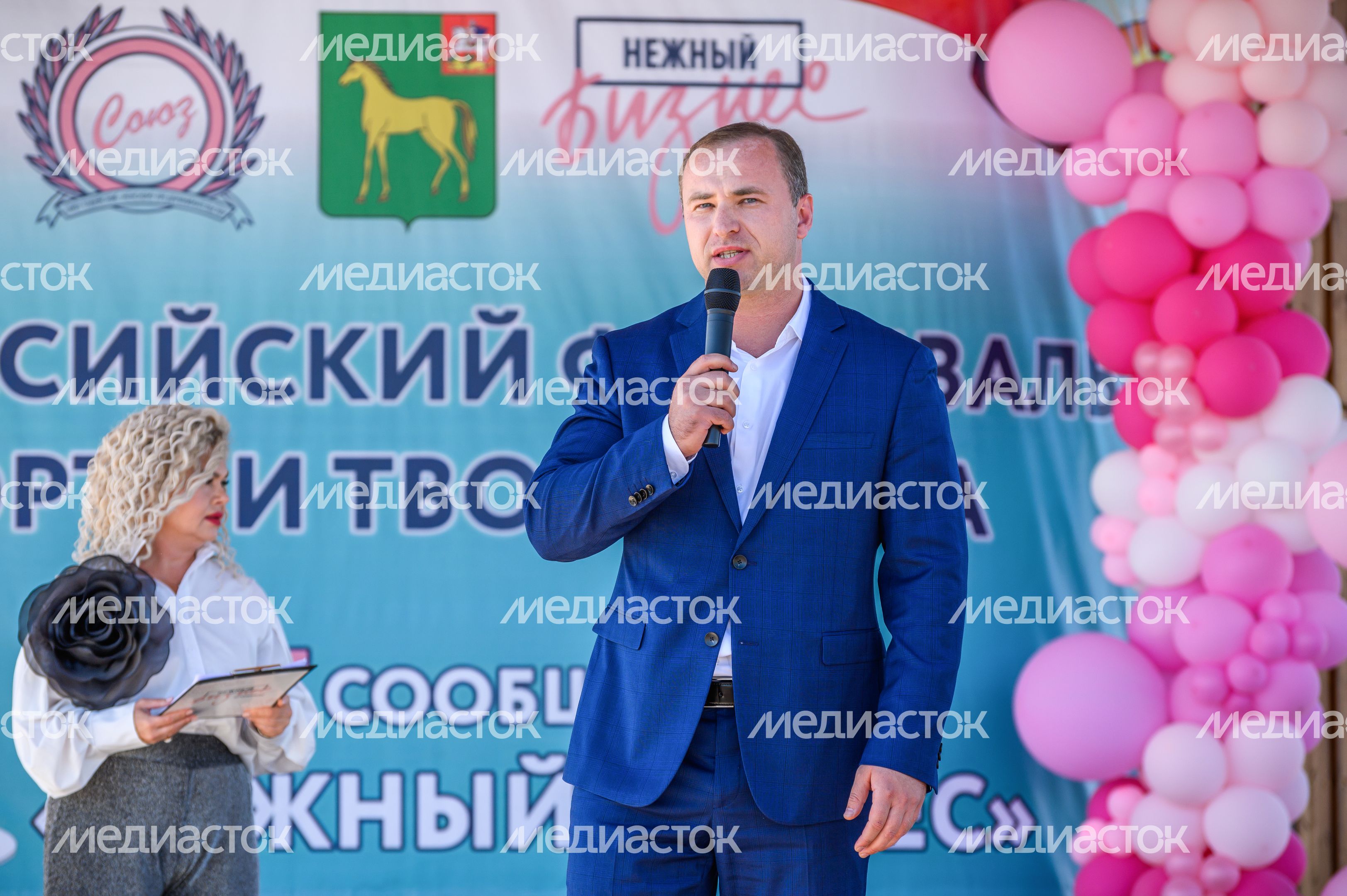 Глава округа Бронницы Дмитрий Лысенков на фестивале «Нежный Fest 2024» в Бронницах Глава округа Бронницы Дмитрий Лысенков на фестивале «Нежный Fest 2024» в Бронницах