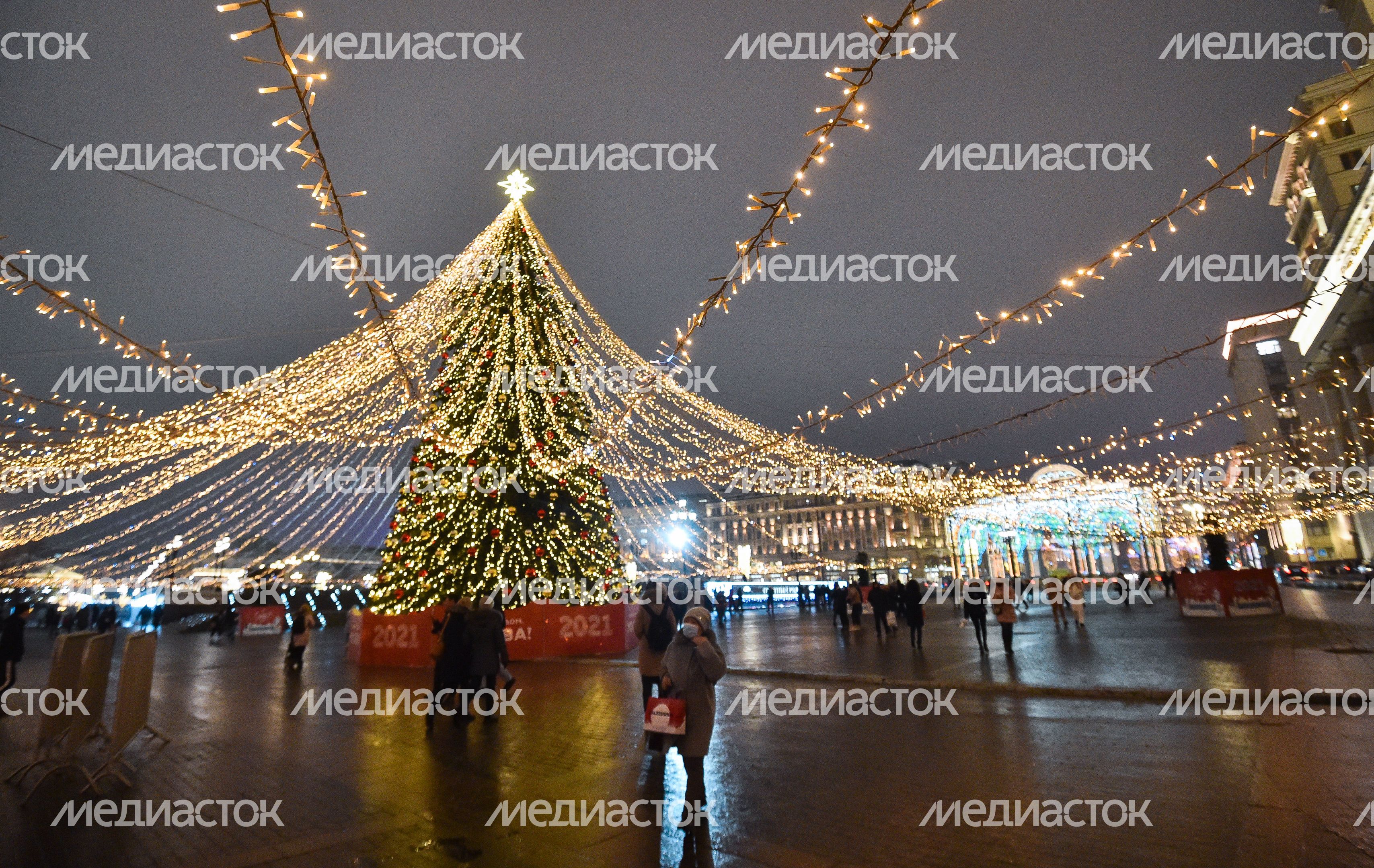 Новогодняя иллюминация в Москве