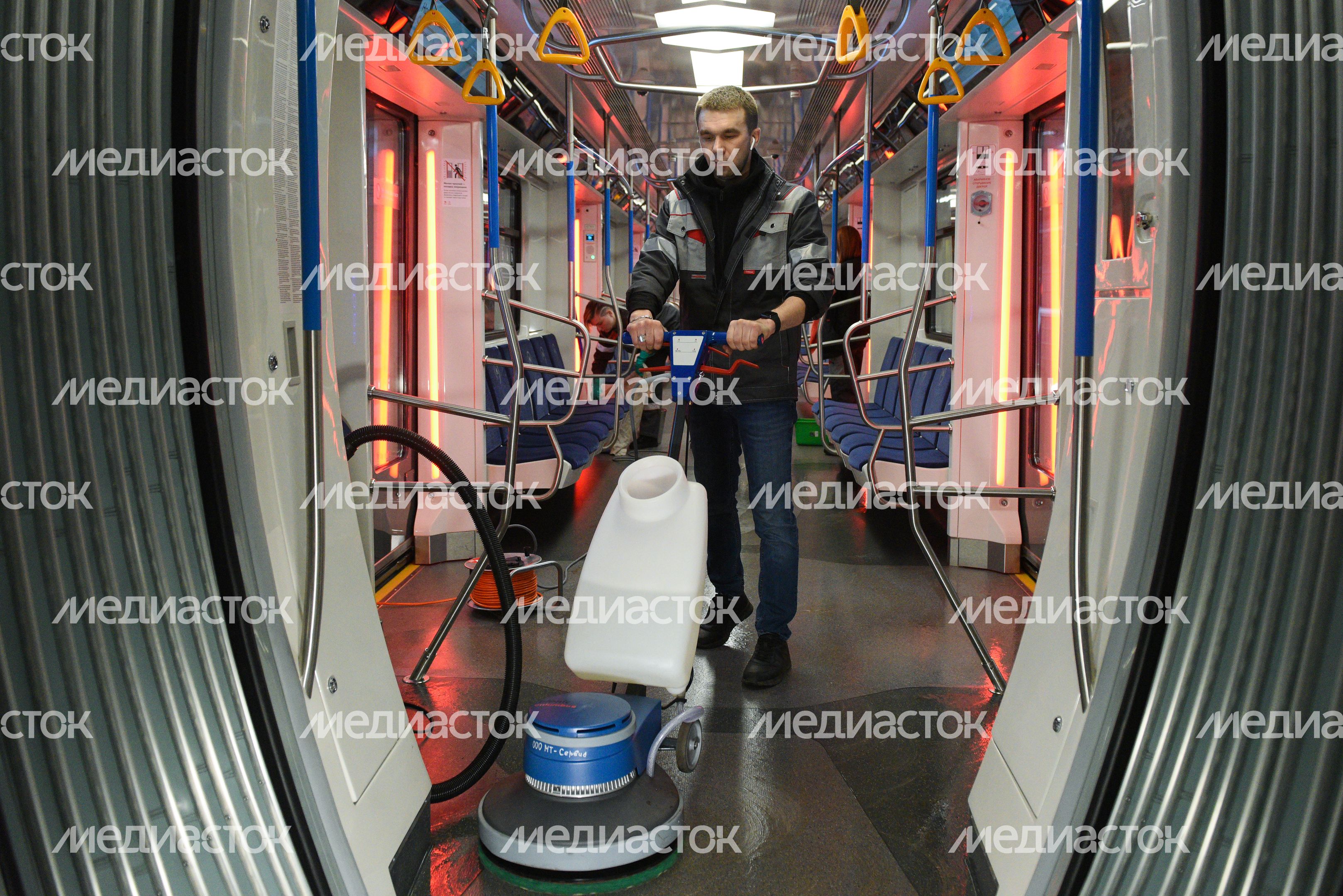 Кварцевание и обеззараживание вагонов метро в Москве