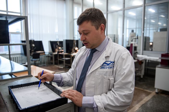 Рабочие моменты завода «Зенит»