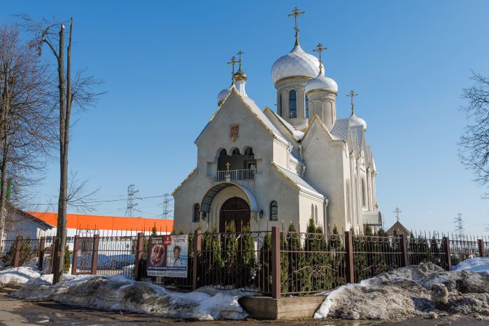 Церковь Успения Пресвятой Богородицы в поселке Челюскинский Пушкинского округа