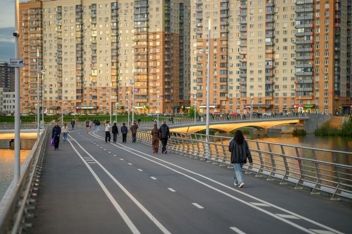 Пешеходный мост через озеро Черное соединил микрорайон Зенино в Люберцах и Некрасовку в Москве