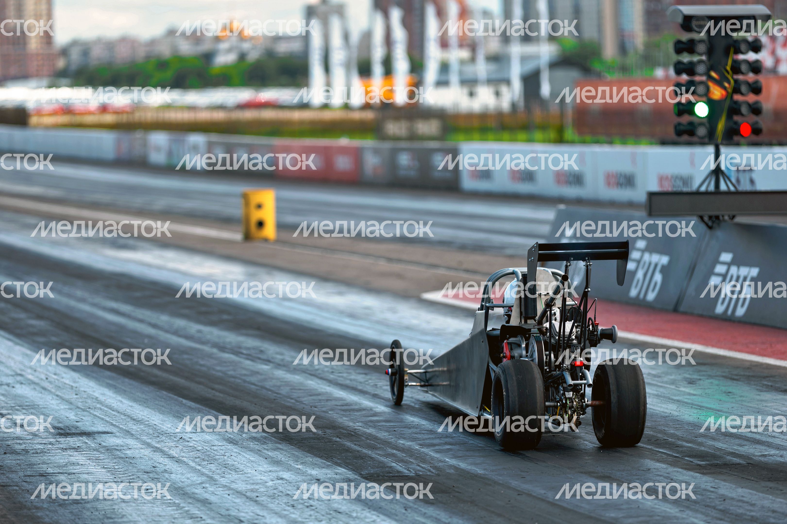 Чемпионат и Кубок России по дрэг-рейсингу RDRC 2026. Заезд гоночных болидов на автодроме RDRC Racepark в Раменском округ Чемпионат и Кубок России по дрэг-рейсингу RDRC 2026. Заезд гоночных болидов на автодроме RDRC Racepark в Раменском округ