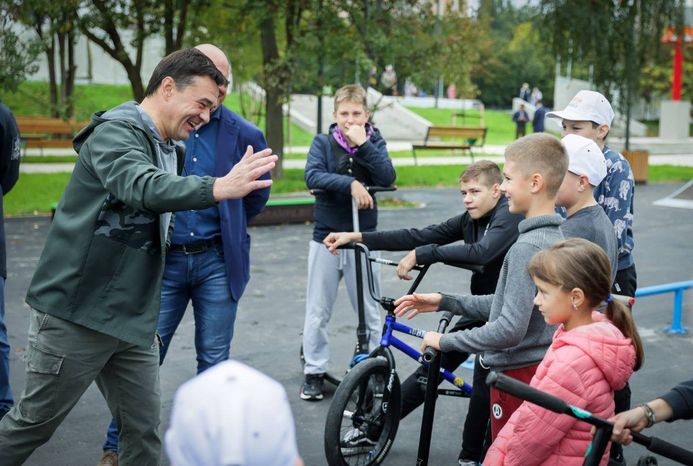 Высадка саженцев Губернатором Подмосковья в рамках экологической акции «Наш лес. Посади свое дерево»
